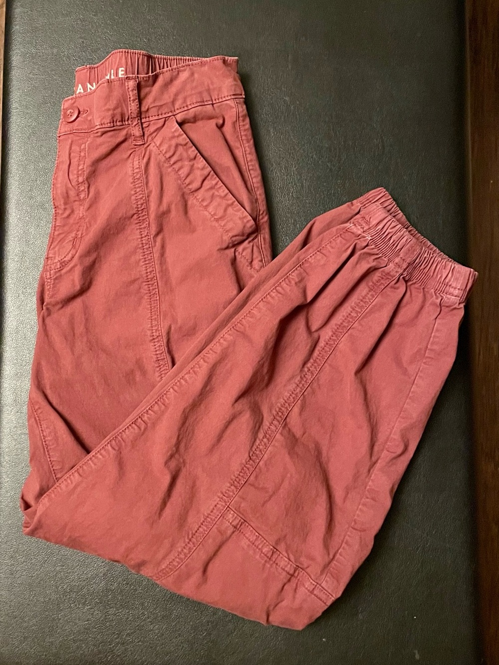 American Eagle Women’s Deep Red Cuffed Cargos size 2 short